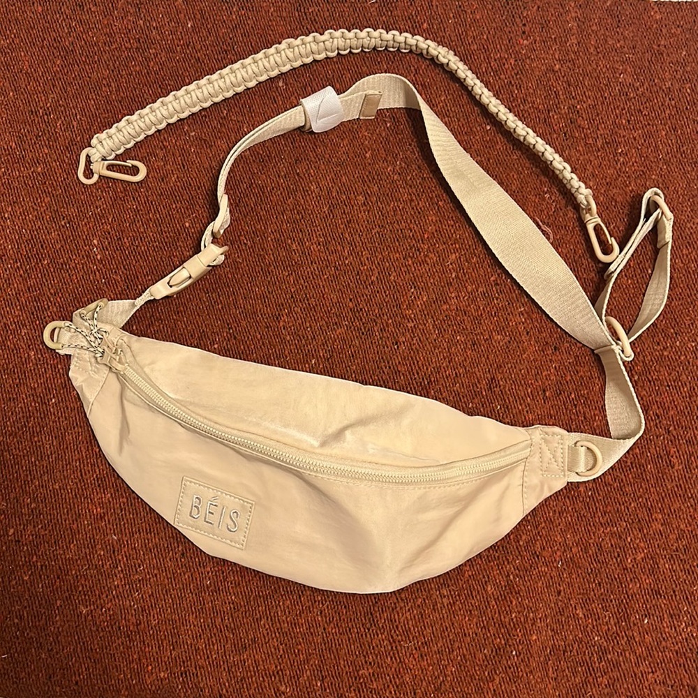 Beis tan fanny pack. NWOT